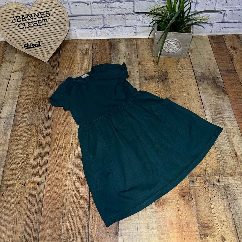 Hanna Andersson Solid Pocket Dress in Juniper